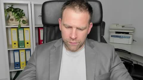 johnnydough82 online show from December 24, 4:30 pm