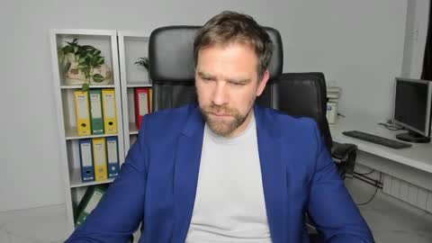 johnnydough82 online show from December 14, 4:56 am