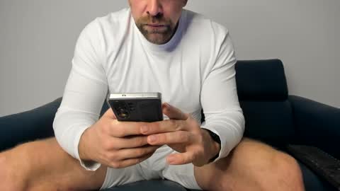 johnnydough82 online show from February 23, 5:50 am