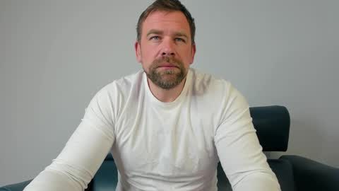 johnnydough82 online show from March 4, 4:27 am