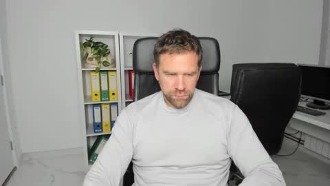 johnnydough82 online show from December 4, 4:54 am