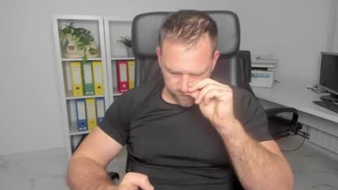 johnnydough82 online show from January 2, 6:07 am