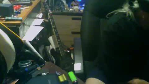 johnnyshung1 online show from January 12, 7:12 am