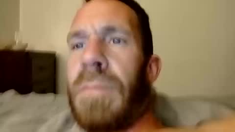 Snapshot of johnotreally89 chatting on October 18, 7:24 am johnotreally89 online show from October 18, 7:24 am