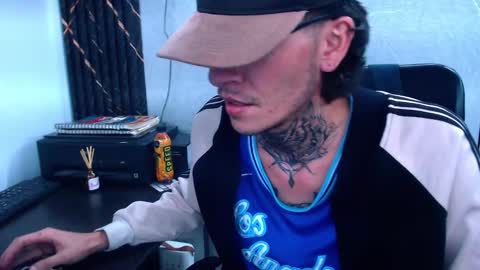 johnsonisaac94  online show from February 12, 5:26 am