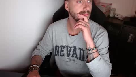 Snapshot of jojo2aix chatting on September 26, 11:46 pm for your pleasure online show from September 26, 11:46 pm