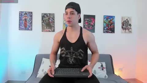 Instagram jonathanfit14 online show from February 15, 8:17 pm