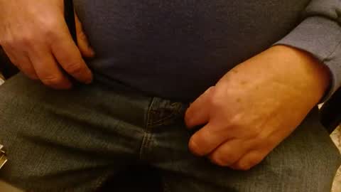 joncpics online show from January 13, 1:45 am