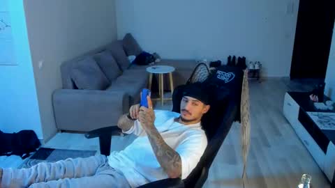 jonnyporn1 online show from October 23, 11:08 pm