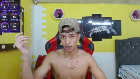 jose_sexycumm online show from October 31, 8:45 pm