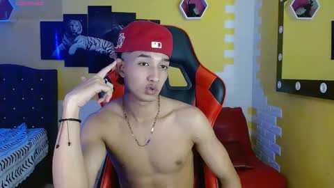 jose_sexycumm online show from November 5, 10:45 pm