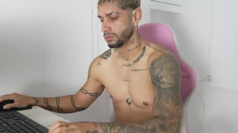 jose_wc online show from April 3, 12:02 pm