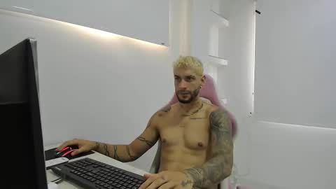 jose_wc online show from February 27, 2:28 pm