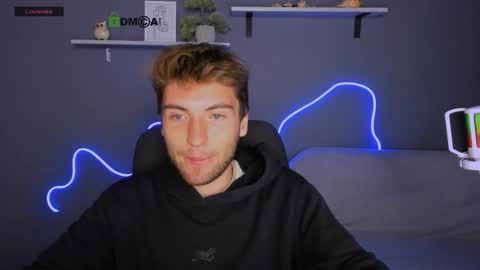 joseph_bear_ online show from October 1, 9:52 pm