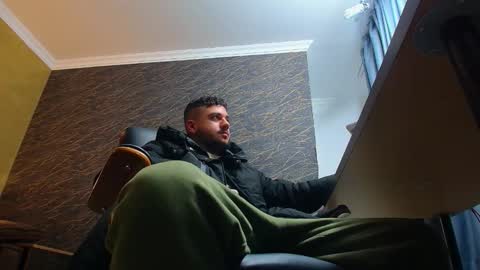 JoshKnight online show from December 5, 6:09 am