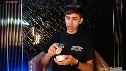 joshua_saenz_ online show from April 5, 3:14 am