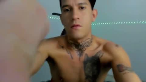 josue_linares online show from October 19, 8:17 am