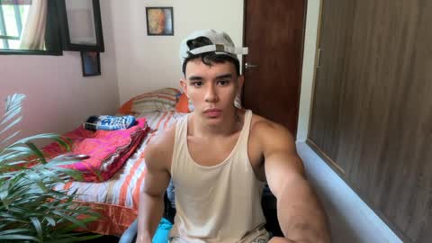 Im Jouliano online show from April 3, 10:06 pm