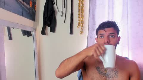 Juan Esteban online show from December 14, 4:31 pm