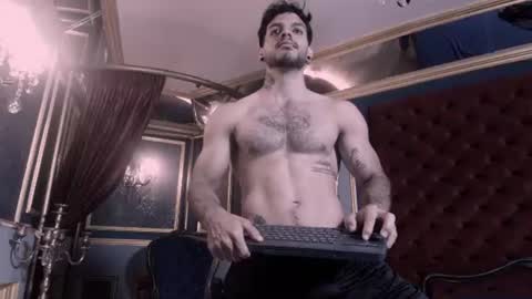 Juan Esteban online show from June 23, 11:47 am