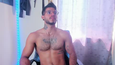 Juan Esteban online show from January 9, 4:28 pm