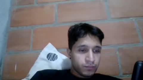 Snapshot of juanc23_371 chatting on January 1, 5:33 am juanc23_371 online show from January 1, 5:33 am