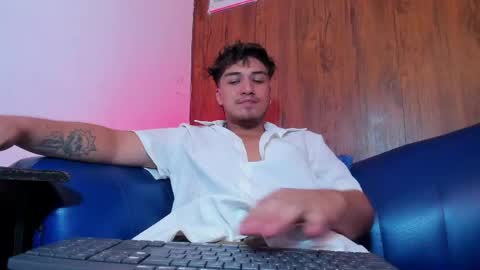 JUAN  online show from June 1, 9:48 pm