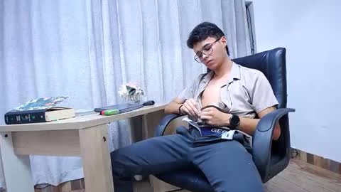 Jules online show from December 5, 11:34 pm