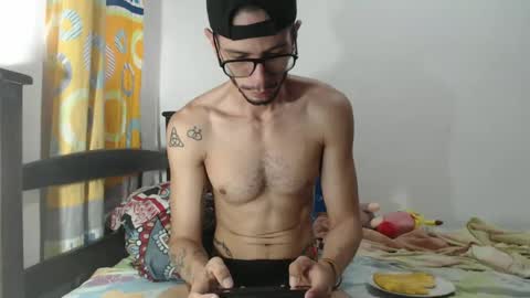 Julfigo online show from February 25, 12:34 pm