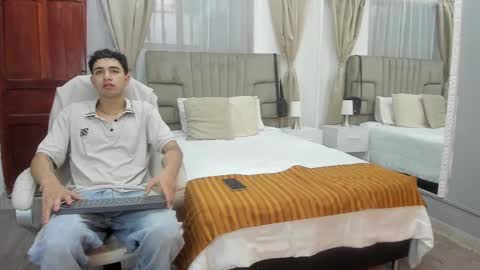 julian billy online show from December 4, 11:30 am