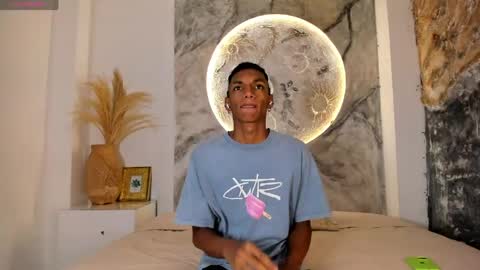 Julien online show from April 14, 11:32 am