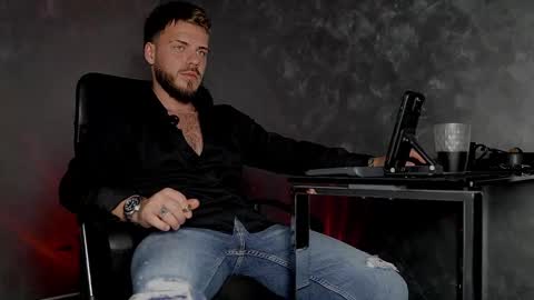 JULiUS   online show from November 16, 12:24 am