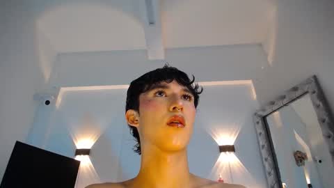 jullian online show from April 7, 9:04 pm