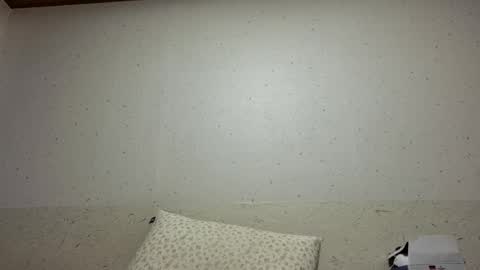 jung_luv online show from November 3, 9:27 pm