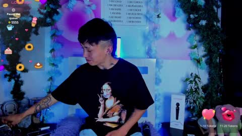 Snapshot of juniior0_0 chatting on January 29, 8:14 pm Junior online show from January 29, 8:14 pm