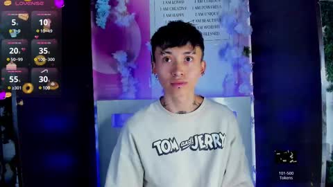 Snapshot of juniior0_0 chatting on February 10, 7:49 pm Junior online show from February 10, 7:49 pm