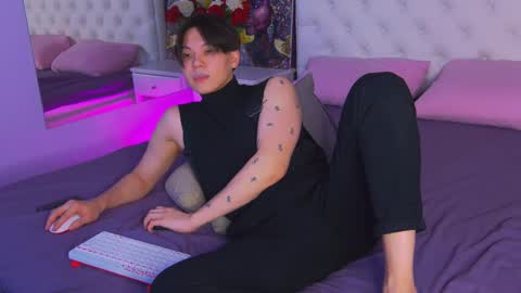 just_gay_ online show from March 8, 11:18 pm