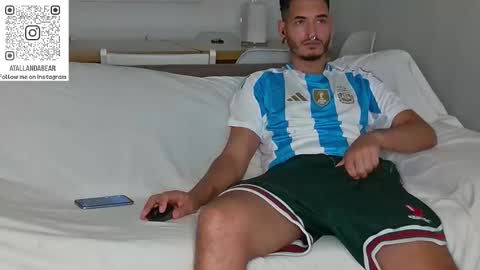 JustAtall Guy online show from December 3, 11:00 pm