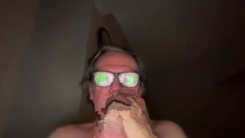 justin_hornyyyy online show from December 1, 8:01 pm