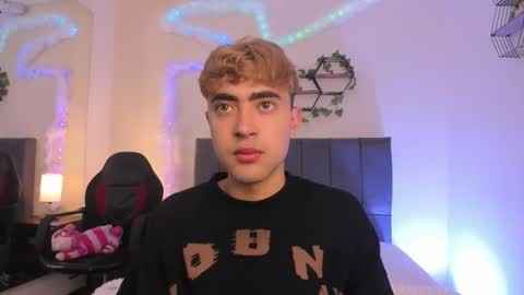 Justin online show from December 3, 11:38 am