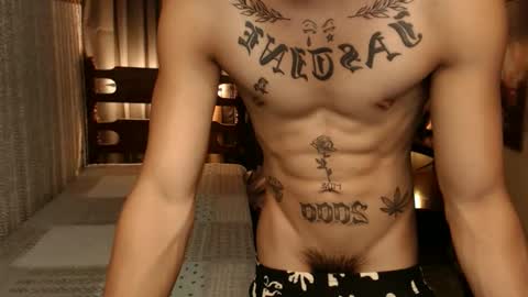 justine_hunk online show from December 2, 12:16 pm