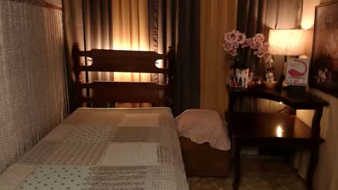 justine_hunk online show from December 28, 4:41 am