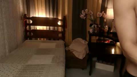 justine_hunk online show from March 1, 4:39 pm