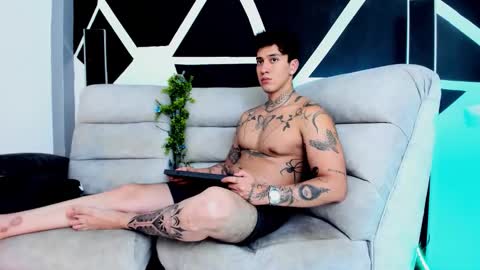 justinfuller_31 online show from October 1, 11:19 pm