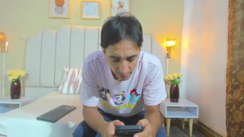 justinschneider online show from April 4, 7:33 pm