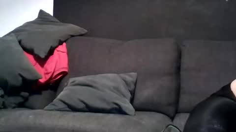 justmehere077 online show from October 4, 2:05 am