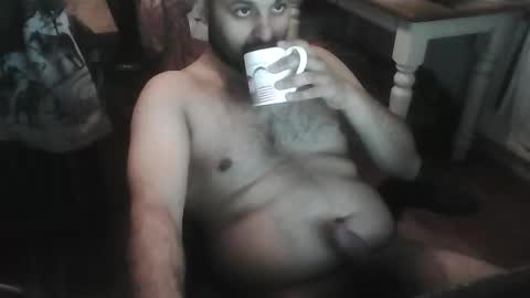 justtryingthisout22 online show from April 17, 7:00 am