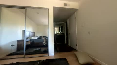 juuneet online show from March 29, 5:13 pm