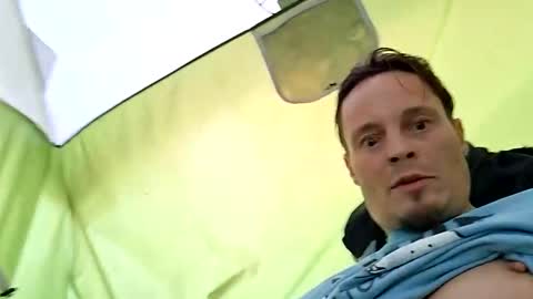 jveillette00p27 online show from November 8, 8:45 pm