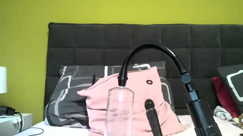 Snapshot of jwdick21 chatting on October 17, 9:24 am jwdick21 online show from October 17, 9:24 am